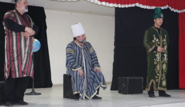 Diyadin’de “Şahidimiz Anadolu” Adlı Tiyatro Gösterisi Sergilendi