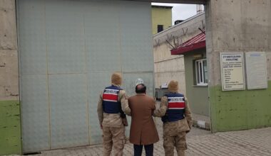 Ağrı’da Çeşitli Suçlardan Aranan 3 Firari Jandarmaya Yakalandı