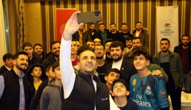 HÜDA PAR Adayı Yılmaz, Ağrılı gençlere projelerini anlattı