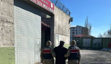 Ağrı’da 4 Firari Kıskıvrak Yakalandı