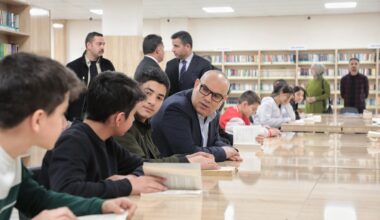 Vali Koç, Öğrenci Ve Öğretmenlerle Buluştu