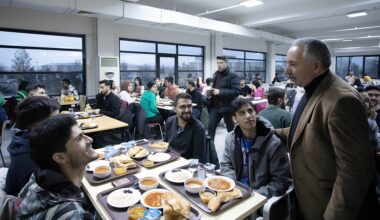 AİÇÜ Rektörü Prof. Dr. Karabulut, Öğrencilerle İftar Sofrasında Buluştu