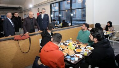 Vali Koç,  AİÇÜ’de Öğrencilerle İftar Açtı