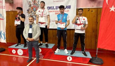 Genç Sporcu Arda Oral, Bilek Güreşinde Türkiye Üçüncüsü Oldu