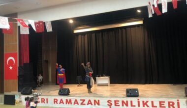 Çocuklar Ramazan Şenliklerinin Tadını Çıkarıyor