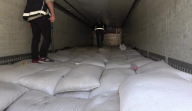Mercimek Yüklü Tır’da 40 Göçmen Yakalandı