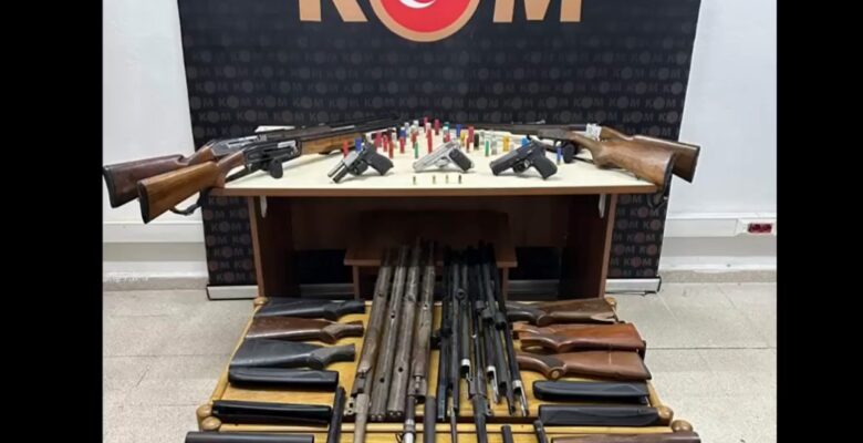 912 Silah Ele Geçirildi