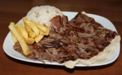 Türkiye’nin “Milli Yiyeceği” Sayılan Et Döner Fiyatları Cep Yakıyor