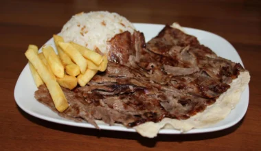 Türkiye’nin “Milli Yiyeceği” Sayılan Et Döner Fiyatları Cep Yakıyor