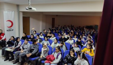 Kızılay, Yavuz Selim Ortaokulu’nda “Ergenlik” Konulu Seminer Düzenledi