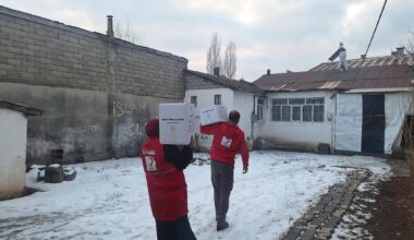 Kızılay Ağrı Şubesi İhtiyaç Sahiplerine Yardım Eli Uzatıyor