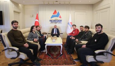 AİÇÜ Rektörü Karabulut Tıp Fakültesi Öğrencilerini Ağırladı