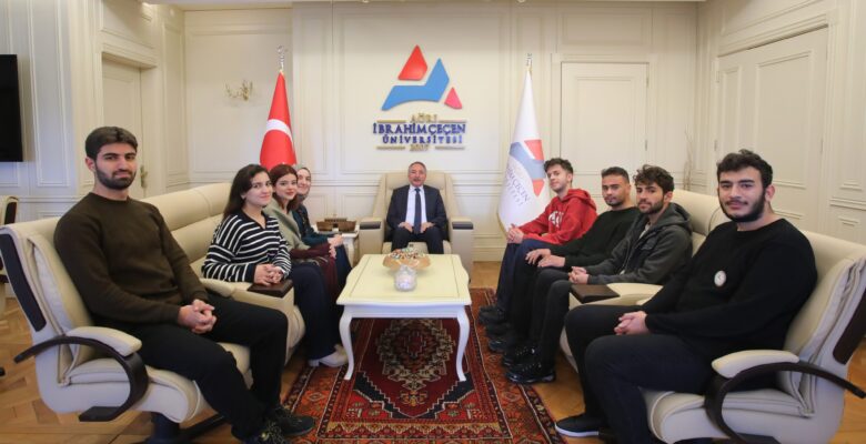 AİÇÜ Rektörü Karabulut Tıp Fakültesi Öğrencilerini Ağırladı