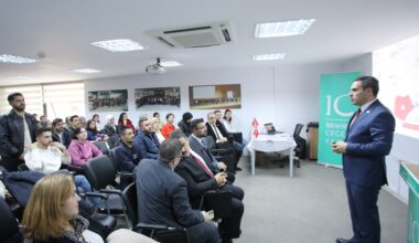 AİÇÜ’de Biyoteknoloji Söyleşisi Düzenlendi