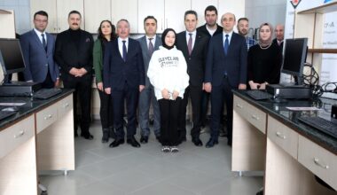 AİÇÜ’de Psikoloji Laboratuvarı Açıldı