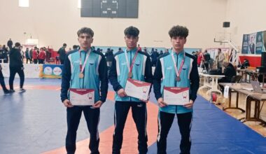 Ağrılı Güreşçiler Diyarbakır’da Zirveye Çıktı