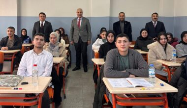 Başkan Ramazan Yakut’tan Üniversite Hazırlık Kursuna Ziyaret