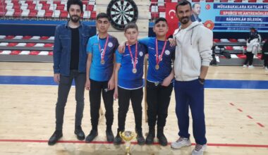 Ağrı’da Okul Sporları Dart Yıldız Erkekler İl Birincisi Adımova Köyü