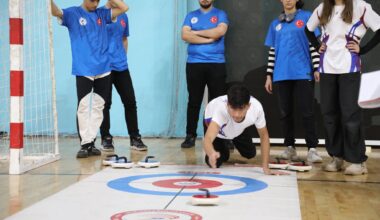 Ağrı’da Floor Curling İl Birinciliği Müsabakaları Tamamlandı