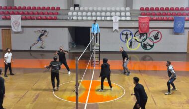 Diyadin’de Kurumlar Arası Voleybol Turnuvası Başladı