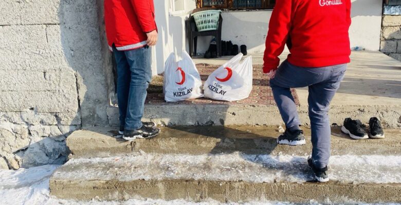 Kızılay, Taşlıçay İlçesinde Yardımları Ulaştırdı