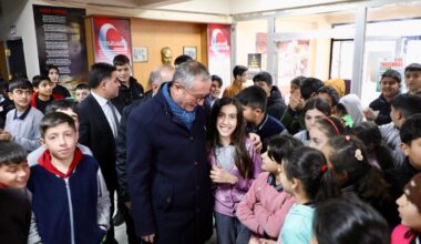 Ağrı Milli Eğitim Müdürü Hasan Kökrek, Selçuk Ortaokulunu Ziyaret Etti