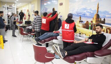 AİÇÜ Öğrencilerinden Kan Bağışı