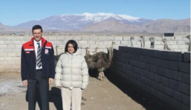 Ağrı İl Tarım ve Orman Müdürü, Doğubayazıt’ta Deve Kuşu Çiftliğini Ziyaret Etti