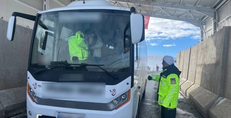 Ağrı İl Jandarma Ekiplerinden Trafik Denetimi