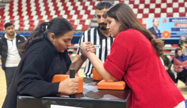 Ağrı’da Bilek Güreşi İl Birinciliği Müsabakaları Başladı