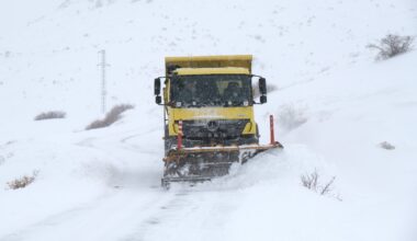 Ağrı’da Yoğun Kar Yağışı: 459 Köy Yolu Kapandı