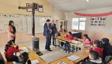Tutak Kaymakamı Köy Okullarını Ziyaret Etti