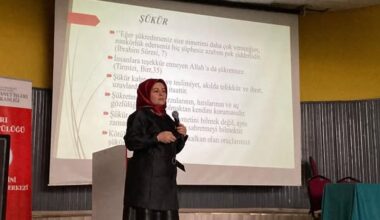 Ağrı İl Müftülüğü’nden “Kadının Ailede Değerleri Yaşatma Gücü” Konferansı